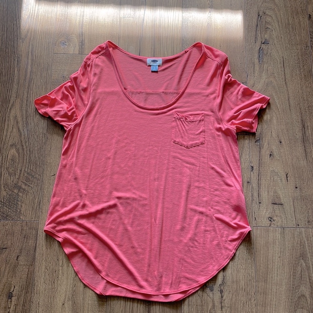 Coral coloured t-shirt